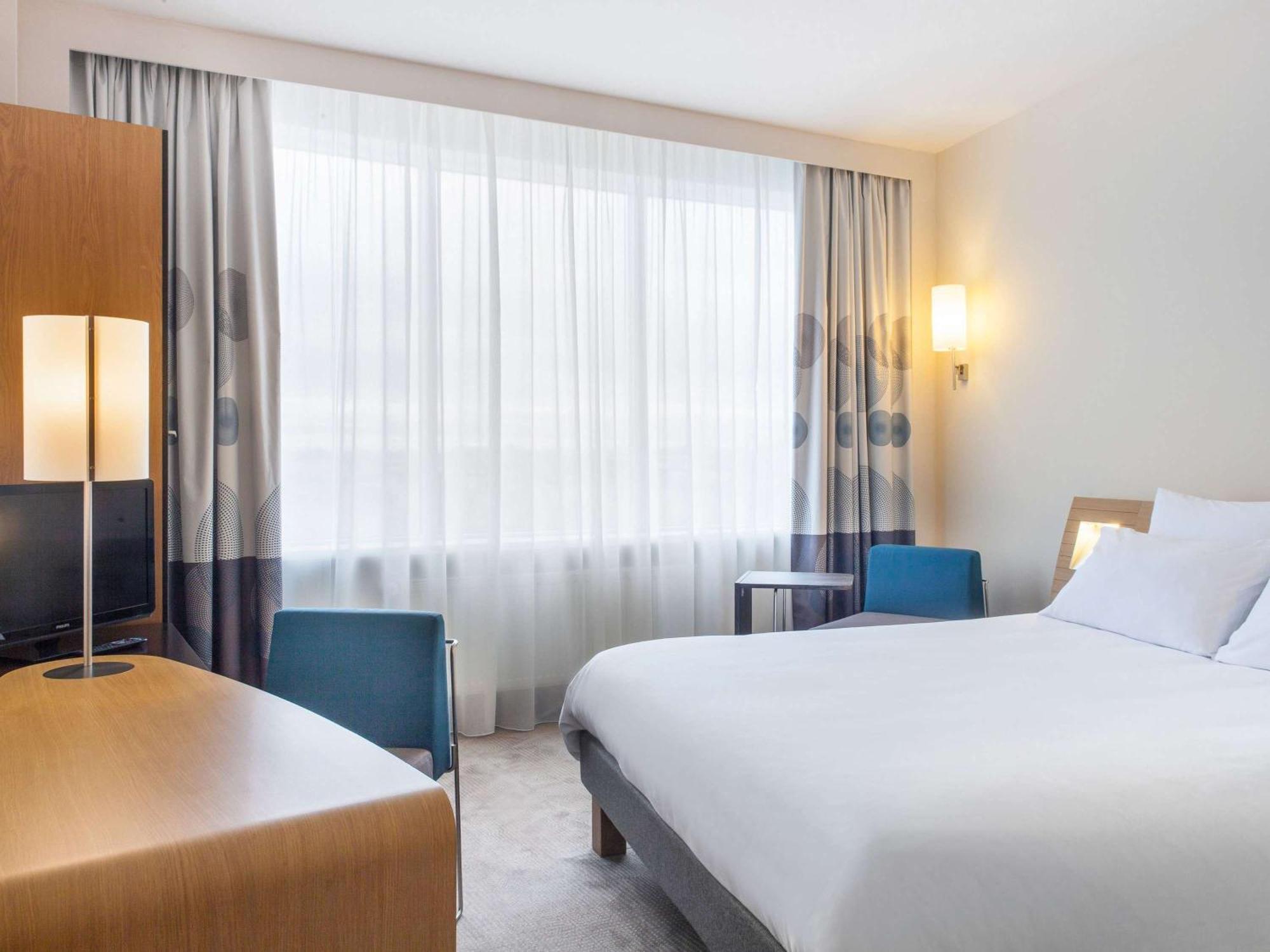 Novotel Paris Rueil Malmaison Екстер'єр фото
