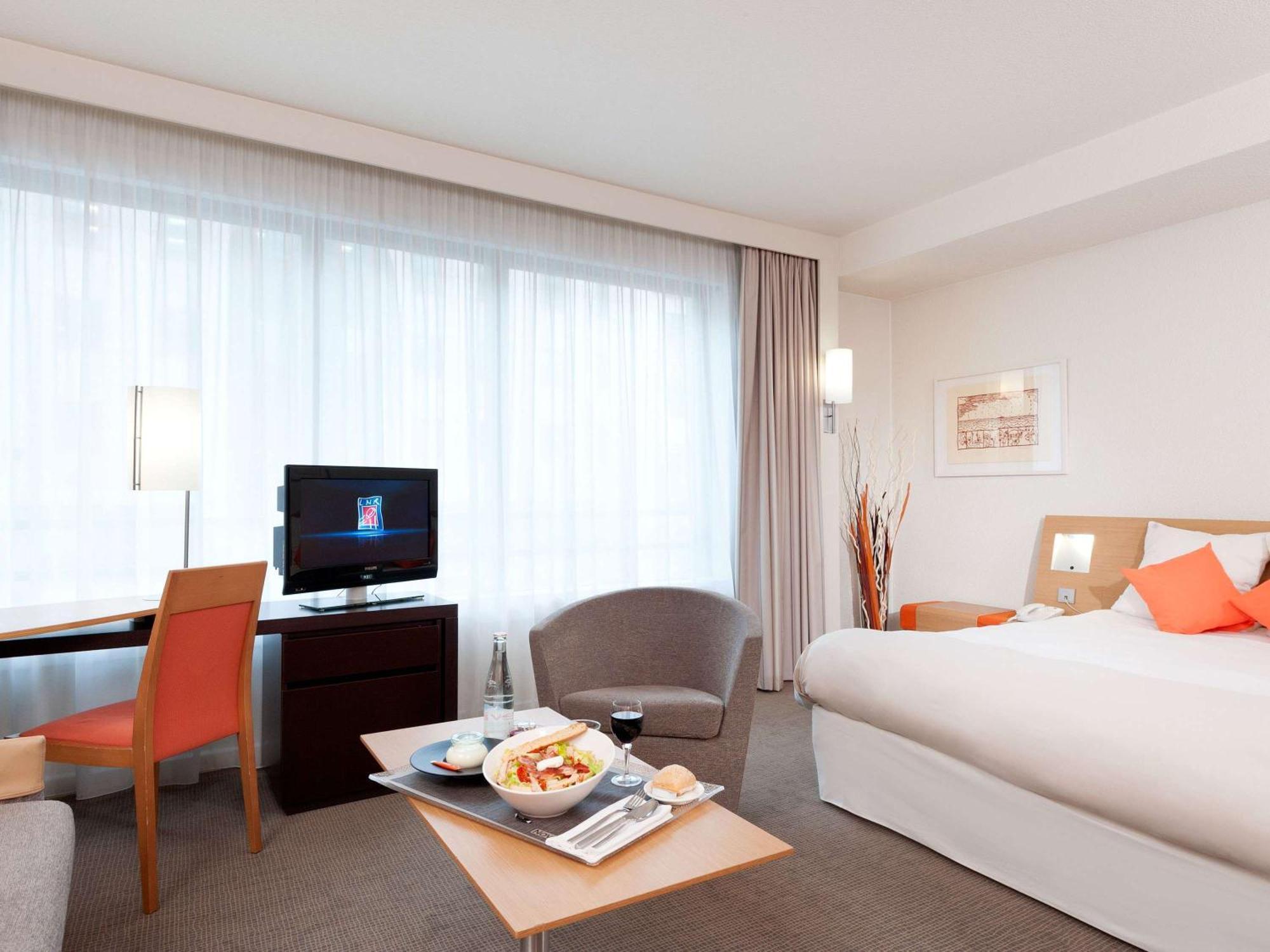 Novotel Paris Rueil Malmaison Екстер'єр фото