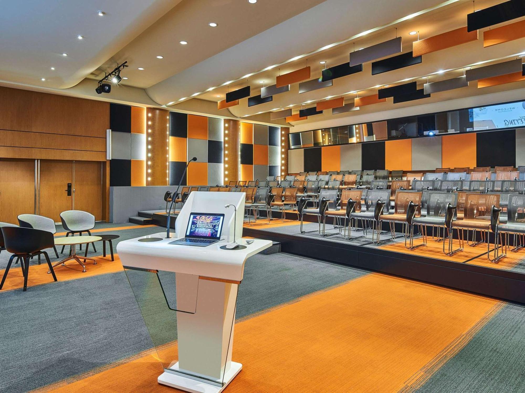 Novotel Paris Rueil Malmaison Екстер'єр фото