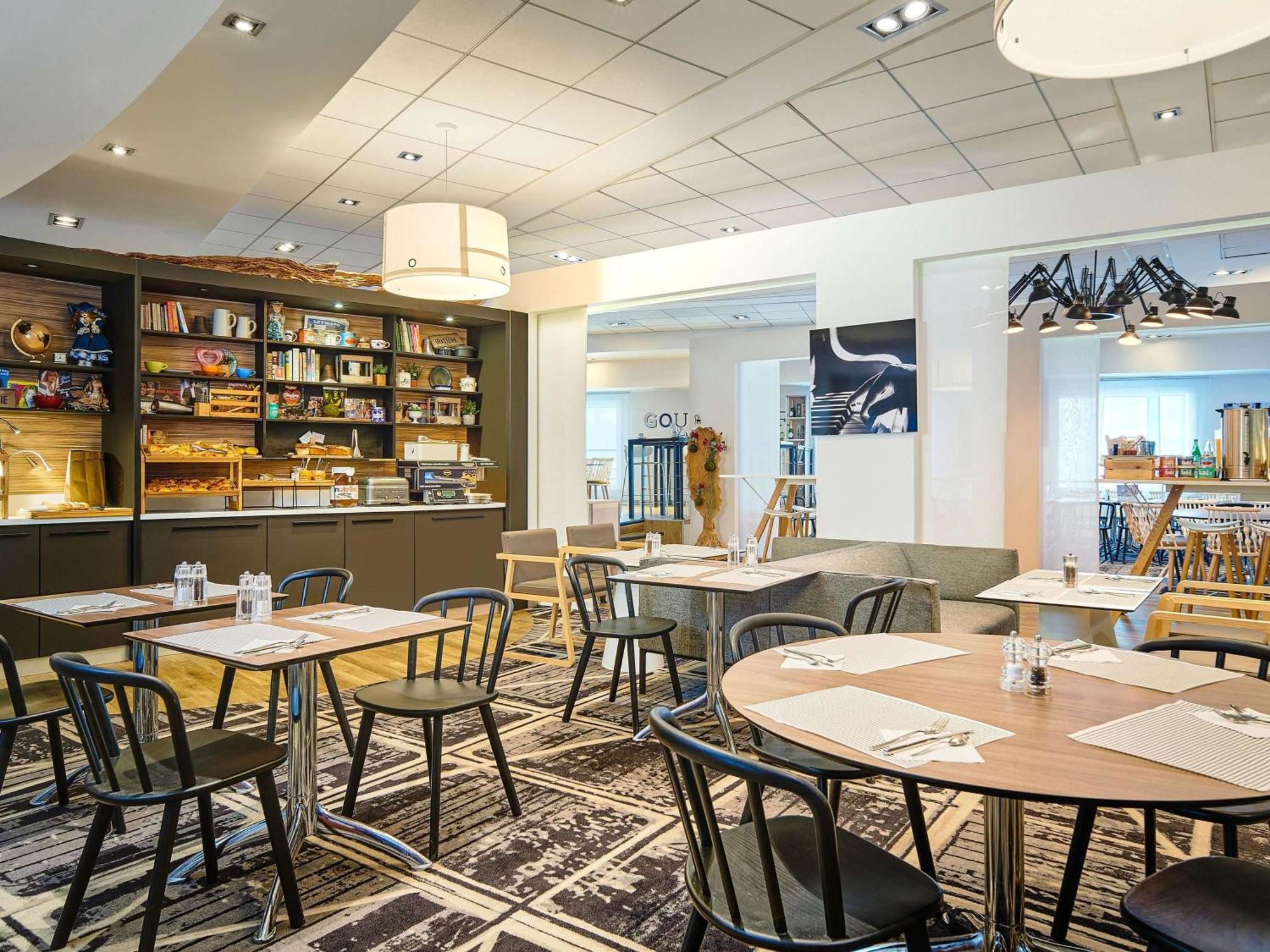 Novotel Paris Rueil Malmaison Екстер'єр фото